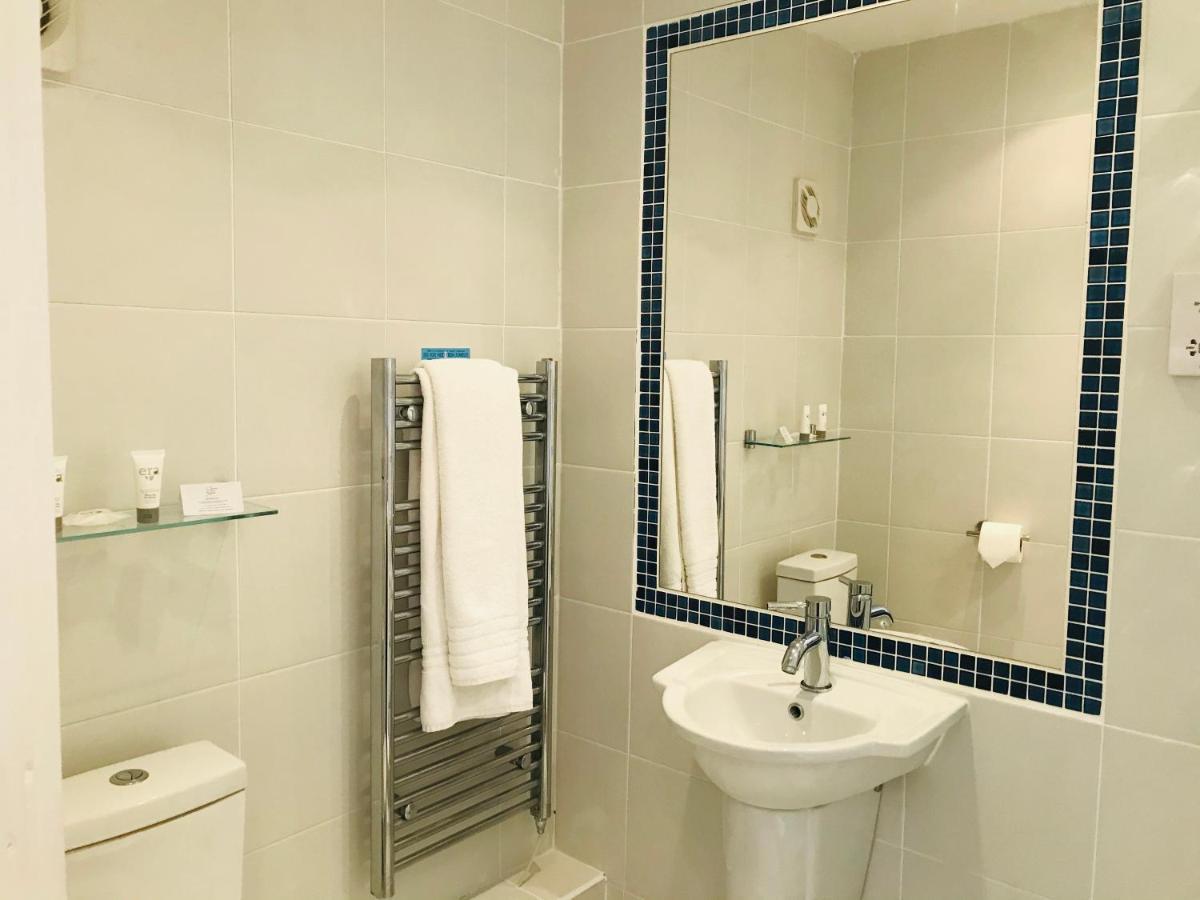 Clarence Court Hotel Cheltenham Extérieur photo