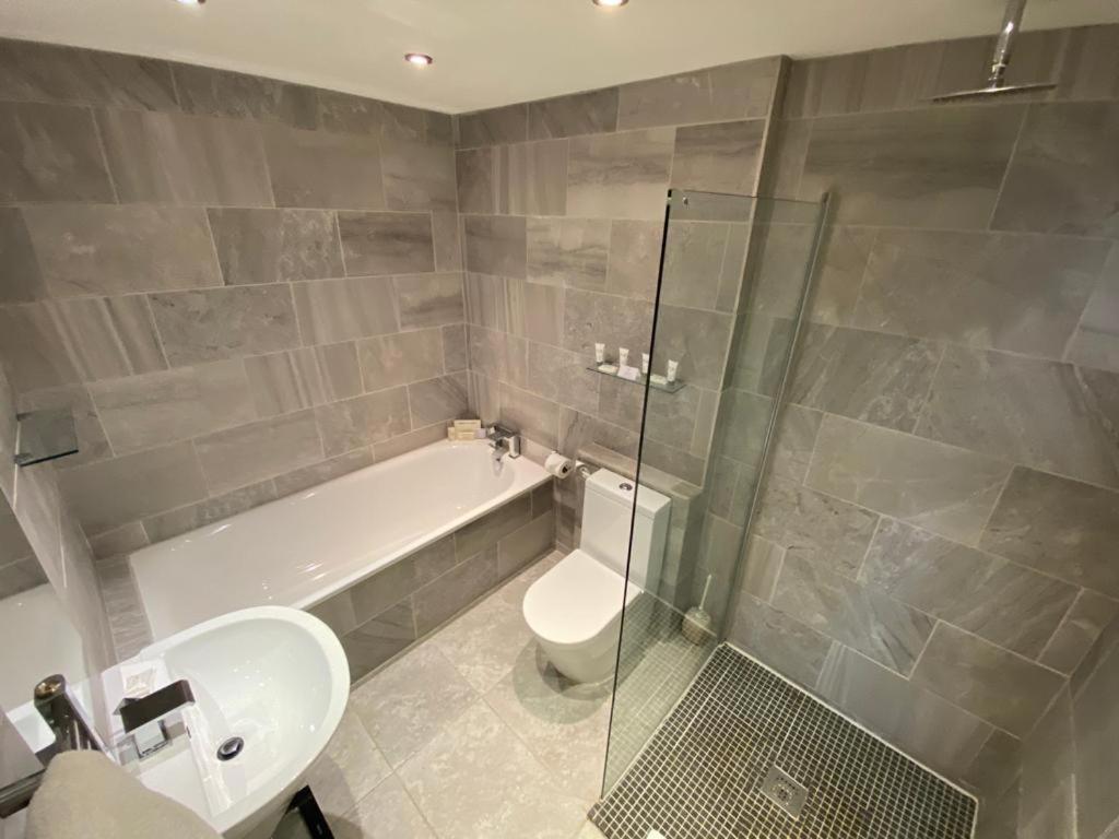 Clarence Court Hotel Cheltenham Extérieur photo