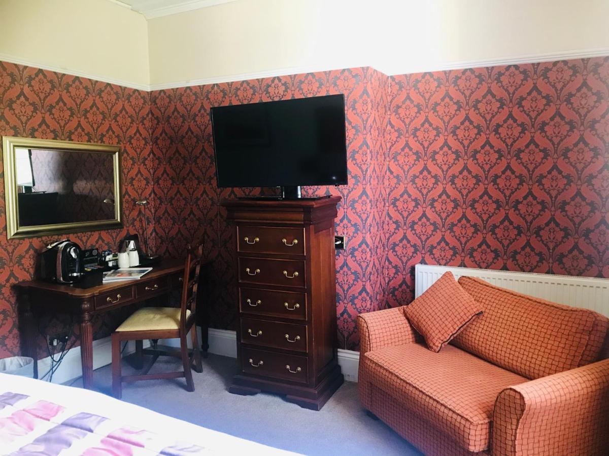 Clarence Court Hotel Cheltenham Extérieur photo