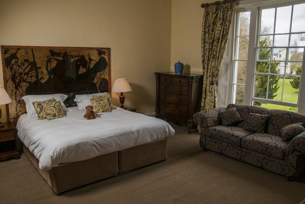 Clarence Court Hotel Cheltenham Extérieur photo