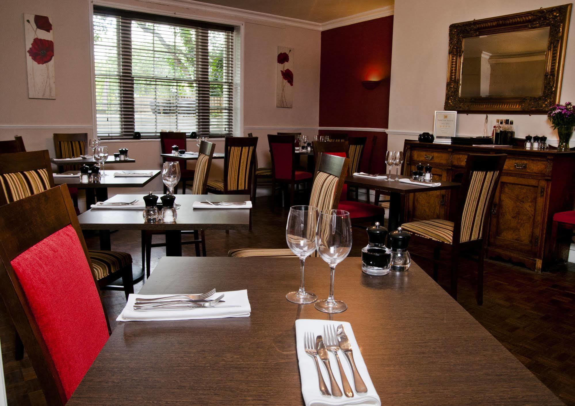 Clarence Court Hotel Cheltenham Extérieur photo